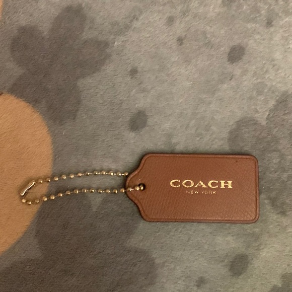 Coach - Picture 2 of 4